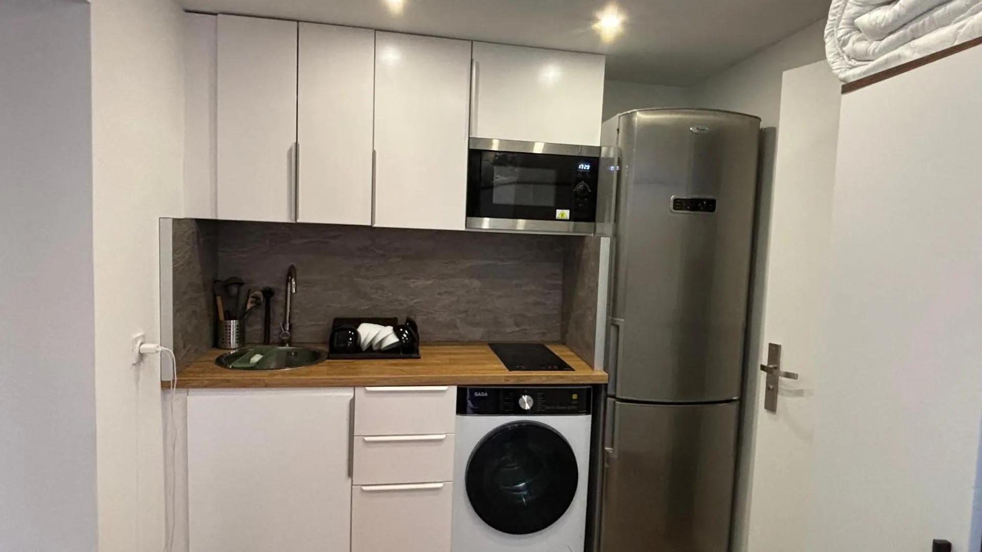 Palais Des Festivals Studio Meuble Cannes